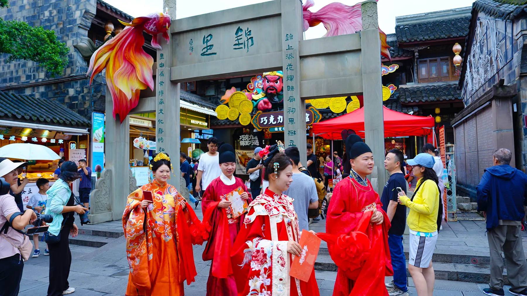 天府有囍・情定锦里｜锦里红幔高挂！8 对新人七夕许下白首之约
